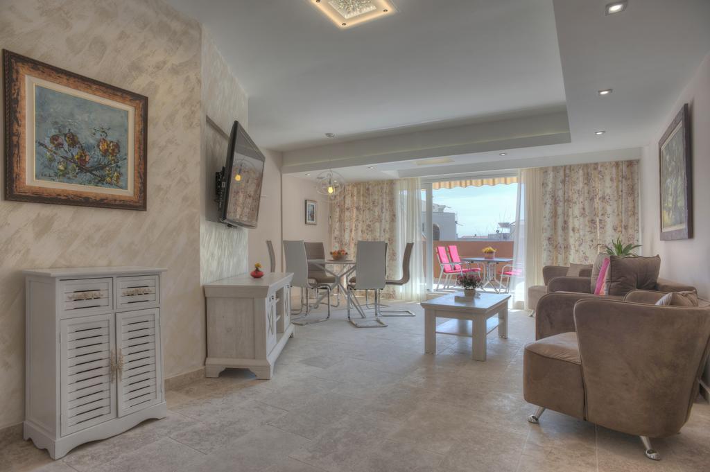 Apartments Aleksandar Petrovac Екстер'єр фото